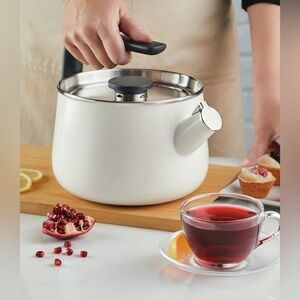 KitchenAid
Enamel-on-Steel Induction Teakettle, 2 Quart